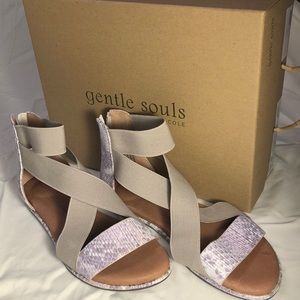Kenneth Cole Gentle Souls Sandals New in box